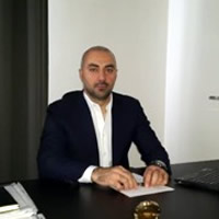 Lasha Akhaladze1